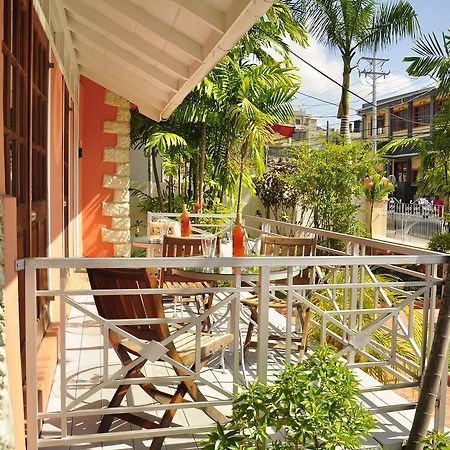 87号酒店 Port of Spain 外观 照片